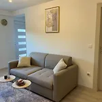 Apartment A & N With Free Private Parking